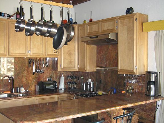 2nd image of 256 Curtis St APT A