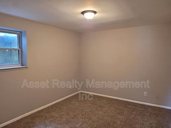 5th image of 805 Flanders Ln APT 1