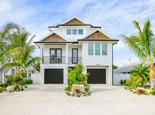 239 S Harbor Dr, Holmes Beach, FL 34217