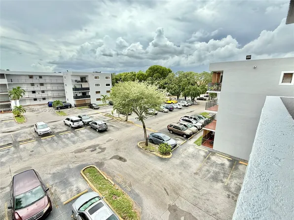 5765 W 25th Ct, Hialeah, FL
