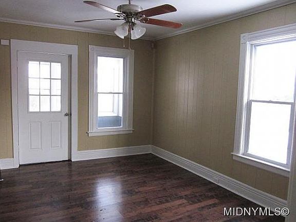 3rd image of 41 Tracey St