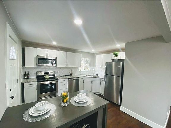 Everything is updated in the kitchen! All new appliances and counters.