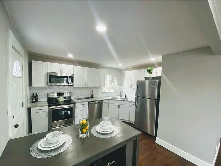 Everything is updated in the kitchen! All new appliances and counters.