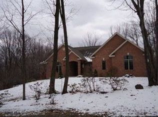 301 Bolger Dr, Roaring Spring, PA 16673