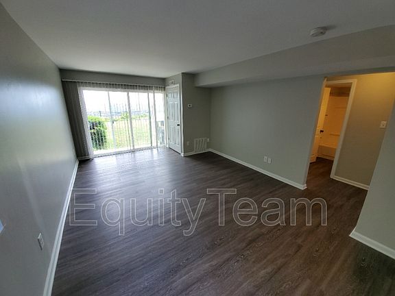 2nd image of 2600 Bushnell St APT 1