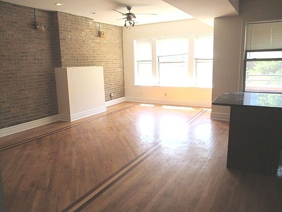 2nd image of 4847 S Vincennes Ave #205