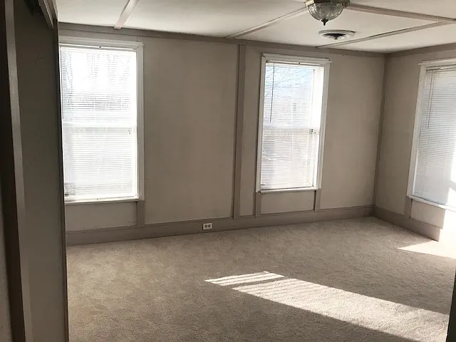 Upstairs room 1: master.