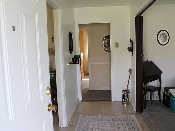 4th image of 1285 Springdale Rd