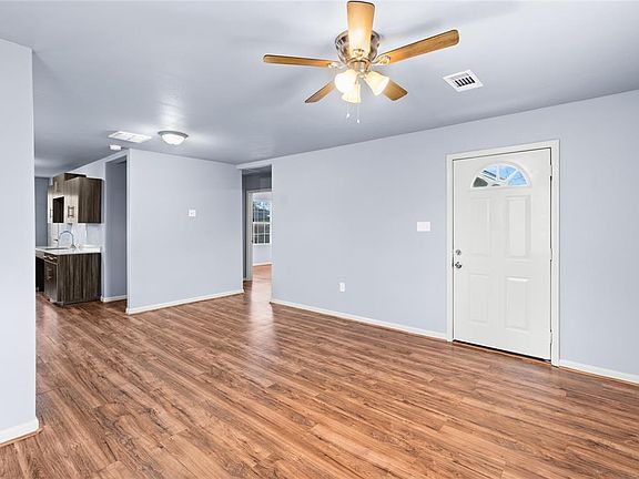 3rd image of 1317 Taylor Ave