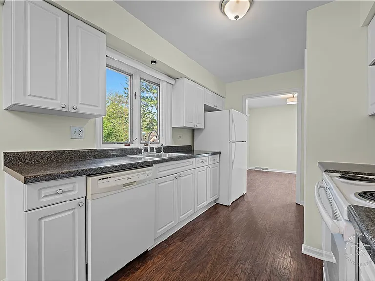 751 Monticello Dr — Photo 5