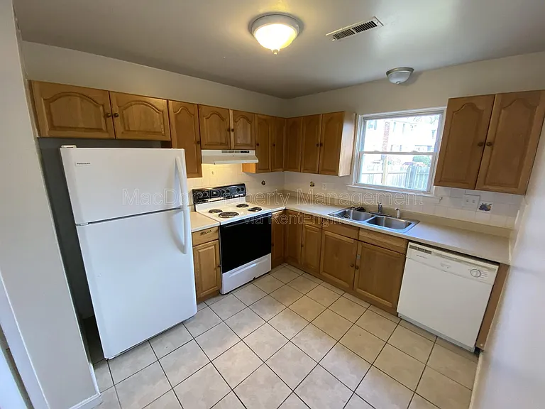 623 Anvil Rd — Photo 11