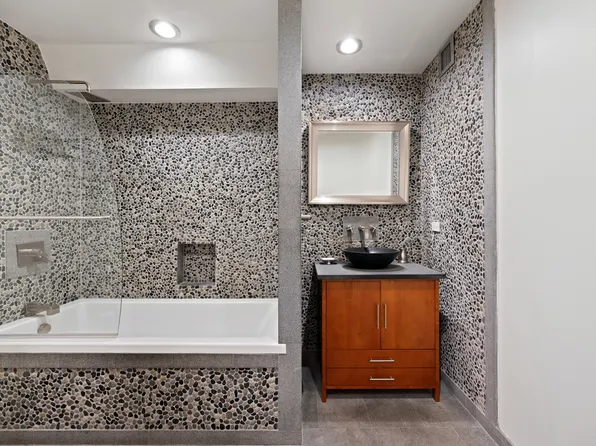 230a 7th Street image 8 of 19