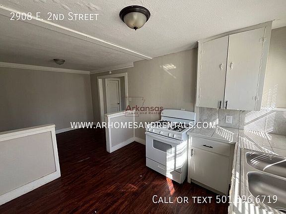 4th image of 2908 E 2nd St