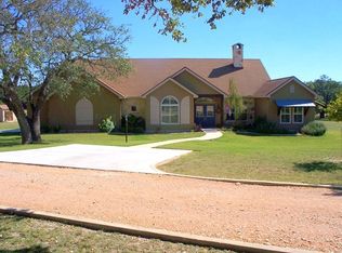 221 Cypress Estates Pkwy, Ingram, TX 78025