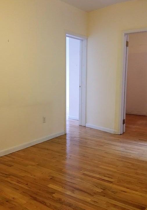 2nd image of 1427 York Ave APT 1A