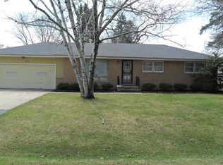7835 N Fairway Pl, Milwaukee, WI 53223