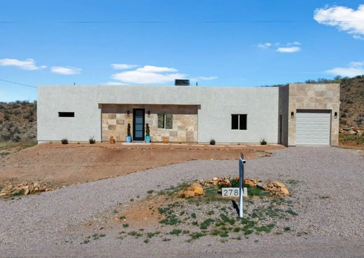 3 bed, 2.0 bath, 1510 sqft, $1,850 — Photo 1