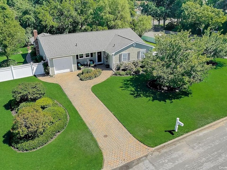 1st image of 1 Cynthia Dr