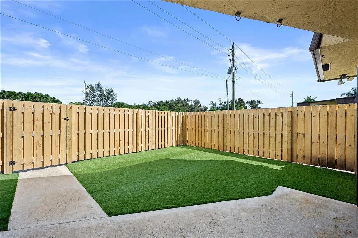 2 bed, 2.5 bath, 1183 sqft, $2,350 — Photo 3
