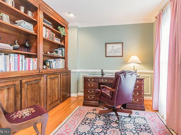5th image of 17705 Globe Theatre Dr