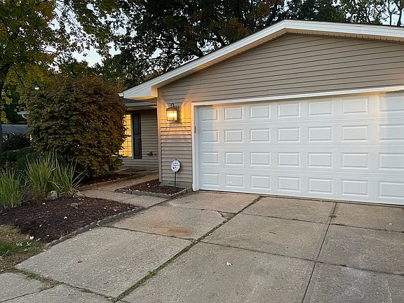 4th image of 8143 Clifton Ct