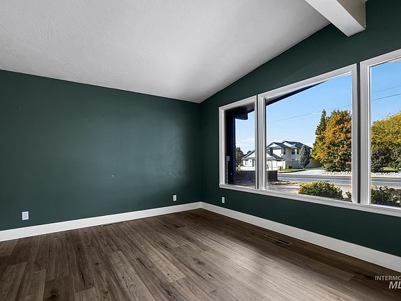 3rd image of 1870 Falls Ave E