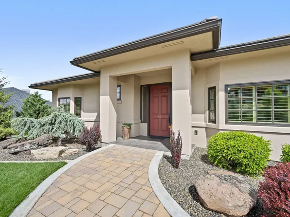 718 E Orion Dr, Boise, ID 83702