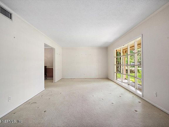 5th image of 6808 GOLFVIEW Street