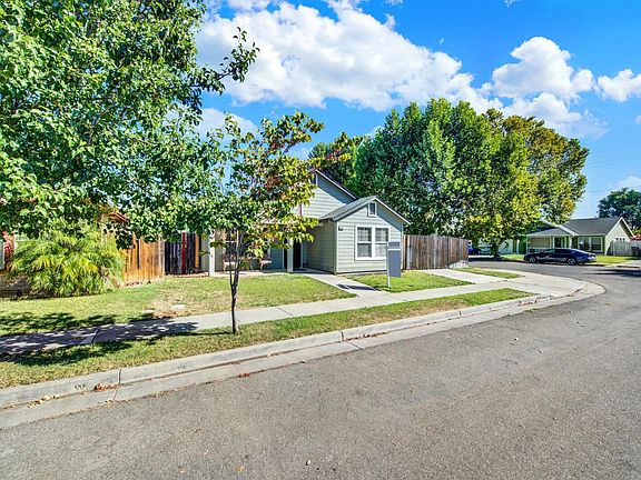 2nd image of 613 Manzanita Way