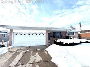 32851 Rugby Dr, Warren, MI 48088