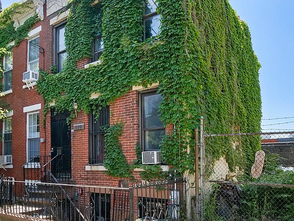 2nd image of 119 Pioneer St