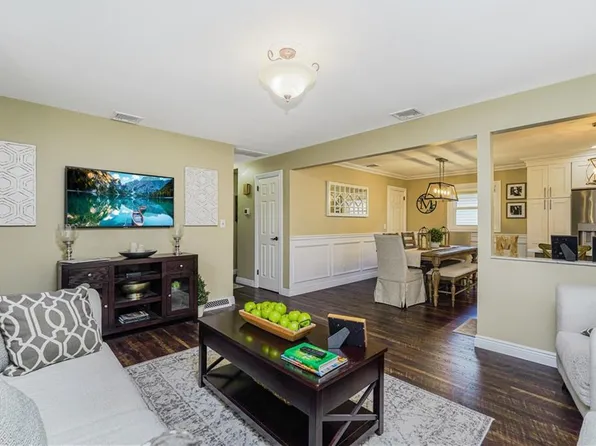 381 Burgher Avenue image 4 of 41