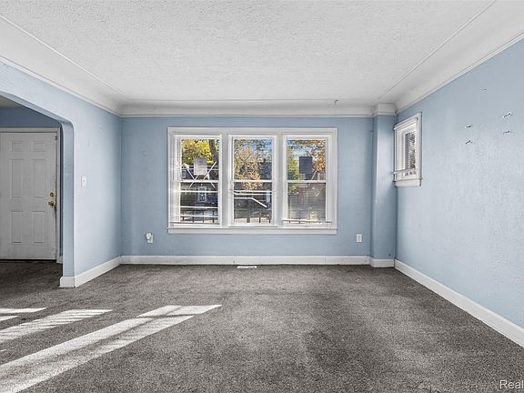4th image of 9137 Meyers Rd