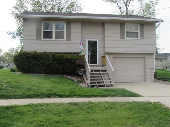 1410 N Depot St, Knoxville, IA 50138