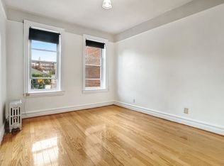 215 Ocean Pkwy #2R, Brooklyn, NY 11218