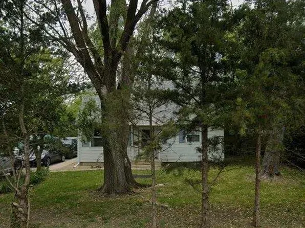 742 E Louella St, Crete, IL 60417