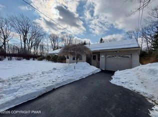 217 Winona Rd, Mount Pocono, PA 18344