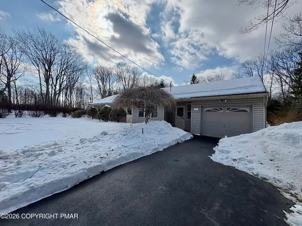 217 Winona Rd, Mount Pocono, PA 18344