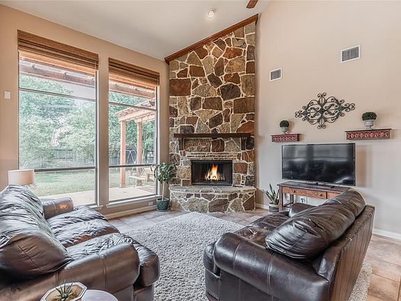 5th image of 28210 Chalet Park Dr