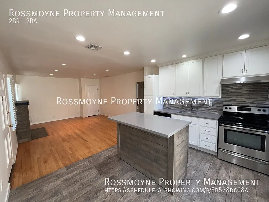 Beautifully Updated 2 Bedroom 1 Bath Single Family Home in Burbank with detached Bonus Loft and Bath — Photo 3