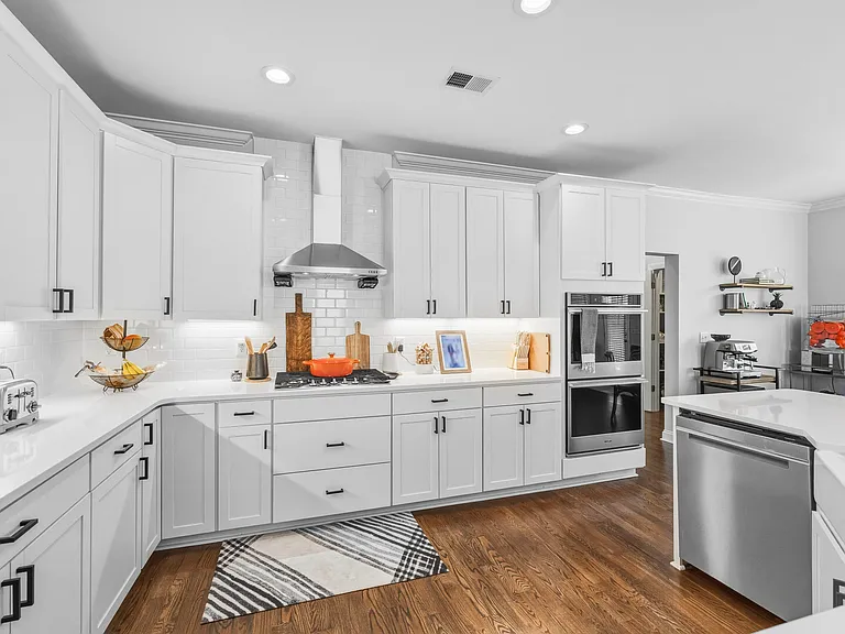615 Berkmans Ln — Photo 30