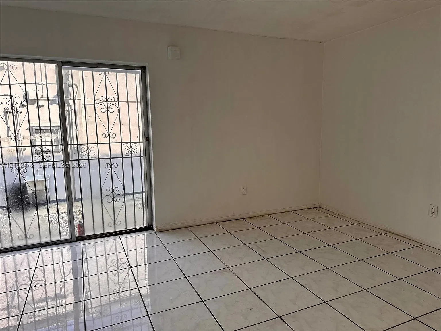 Sevilla Plaza Condo — Photo 4