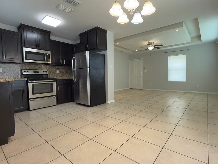 2324 W Stubbs St #3 — Photo 6