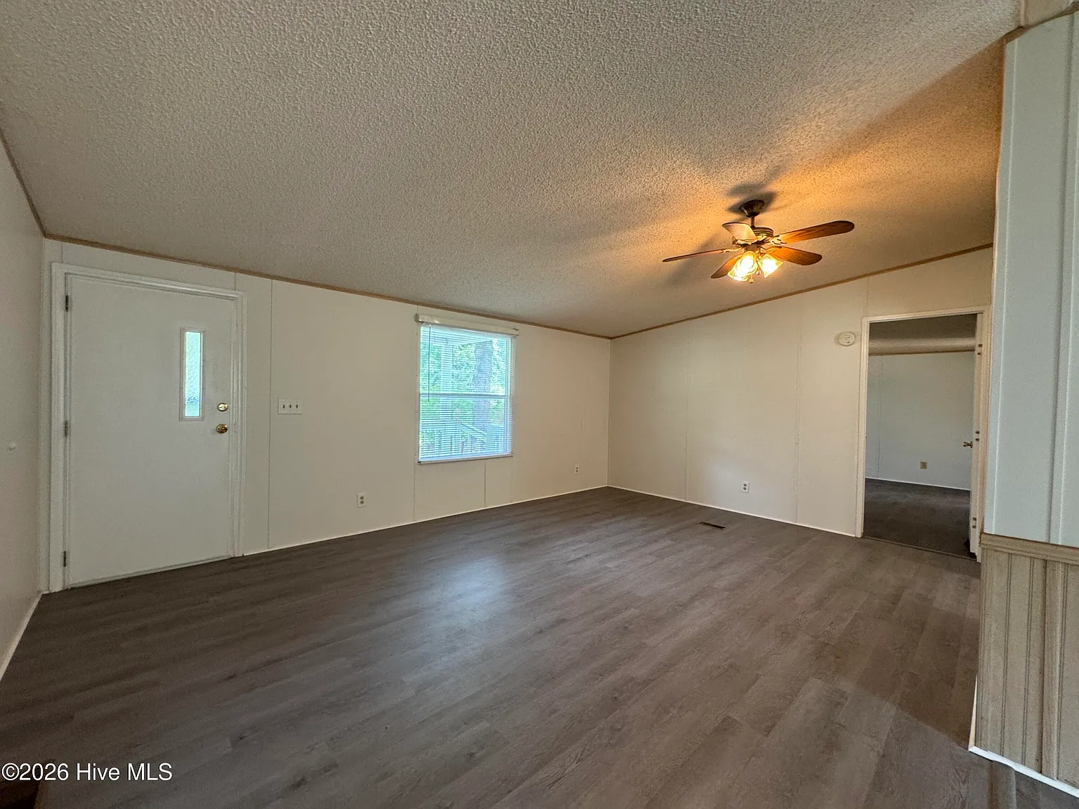 3 bed, 2.0 bath, $1,525 — Photo 2