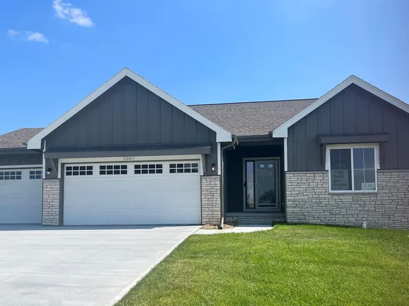 5007 Clearwater Dr, Bellevue, NE 68133