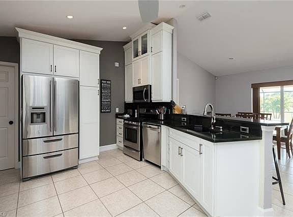 3rd image of 5123 SW 19th Pl