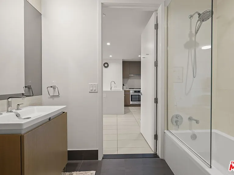 889 Francisco St #2602 — Photo 22