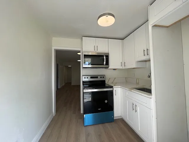 413 N East St — Photo 11