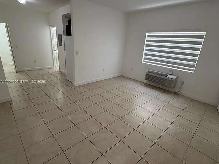 412 SW 10th Ave #1 — Photo 3