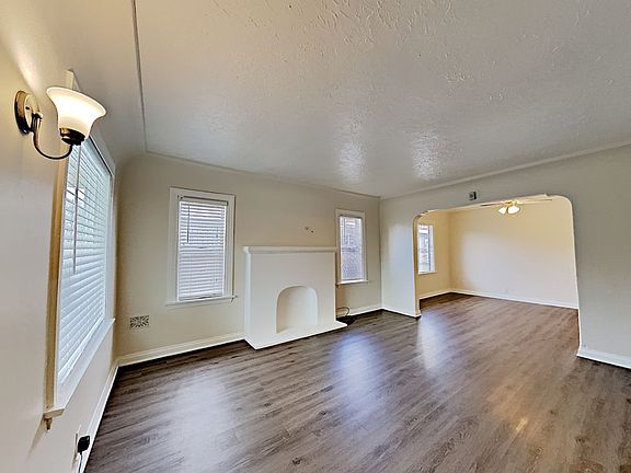 4th image of 1517 W 68th St
